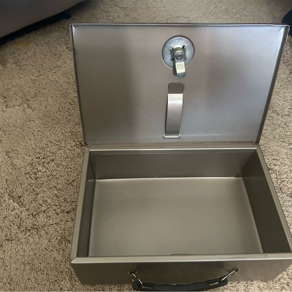 Metal Storage Box with Handle - Picture 2 of 2